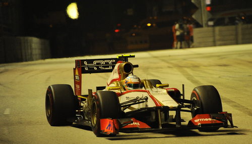 Narain Karthikeyan estrelló el F112 en Singapur