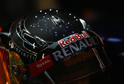 Detalle del casco con LEDs de Sebastian Vettel