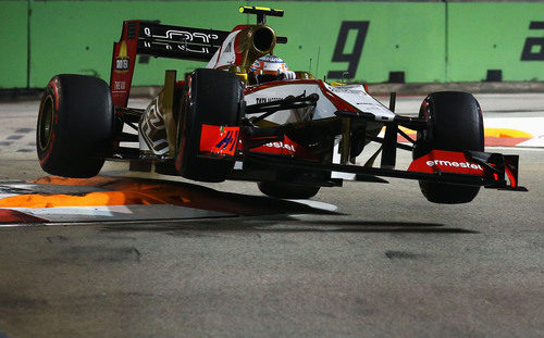 Narain Karthikeyan levanta vuelo en los bordillos de Singapur