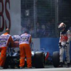 Lewis Hamilton abandona en el GP de Singapur 2012