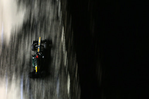 Heikki Kovalainen asalta Singapur con Caterham