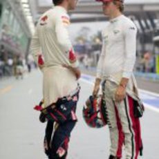 Jean-Eric-Vergne charla con Charles Pic