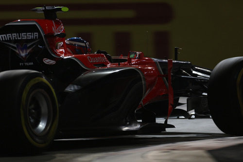 Charles Pic ataca el ápice de una curva