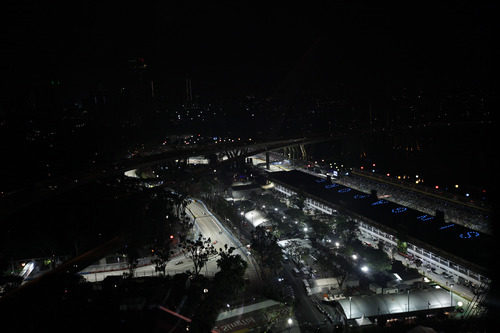 La iluminación en Singapur destaca en el paisaje