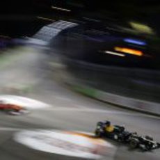 Vitaly Petrov rueda en el Gran Premio de Singapur