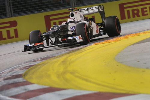 Kamui Kobayashi rueda en el Gran Premio de Singapur