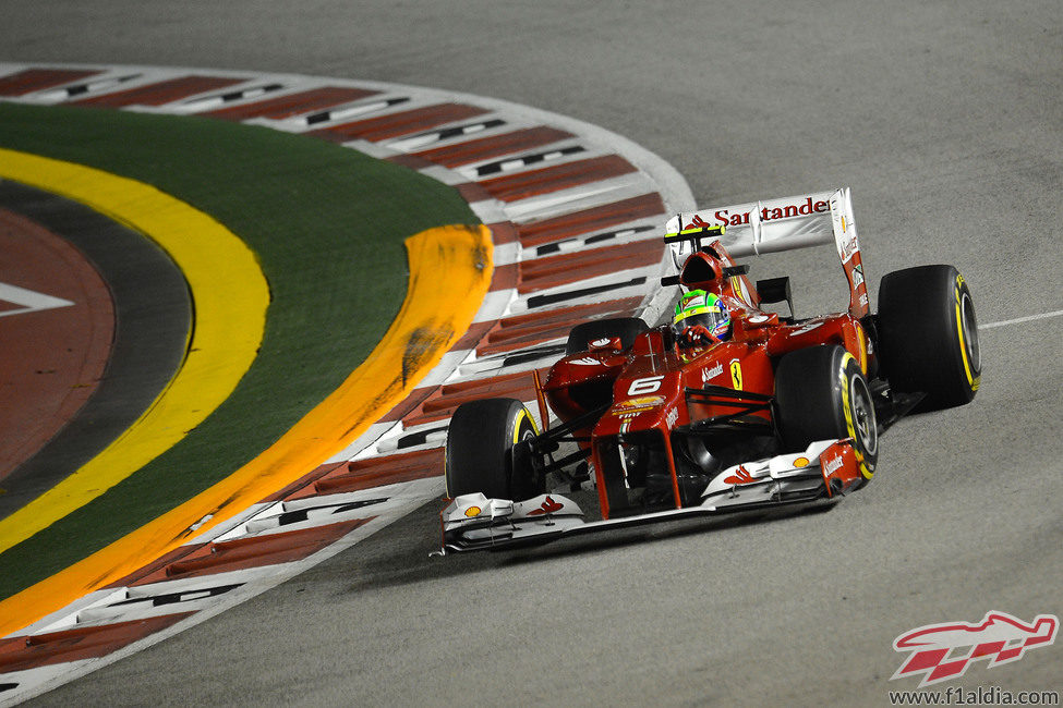 Felipe Massa prueba los blandos en Singapur