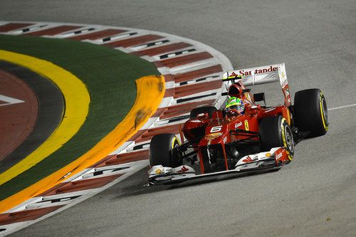 Felipe Massa prueba los blandos en Singapur