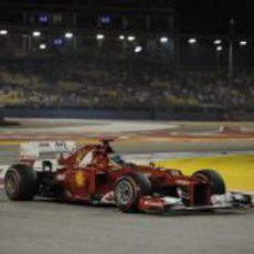 Fernando Alonso rueda con los superblandos en la clasificación de Singapur