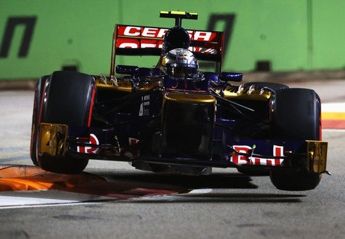 Jean-Eric Vergne rueda con los superblandos en Singapur