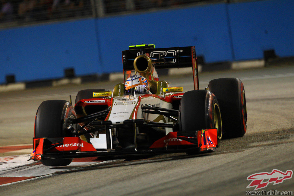 Narain Karthikeyan disputa la Q1 en Marina Bay