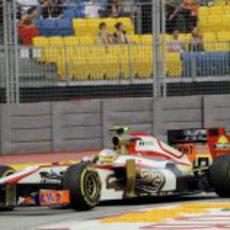 Narain Karthikeyan rodó por primera vez en Singapur