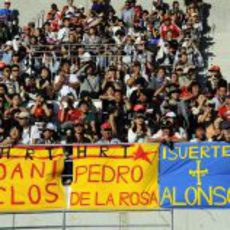 Mucho apoyo a los pilotos españoles en Japón 2012