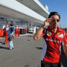 Fernando Alonso llega al circuito de Suzuka