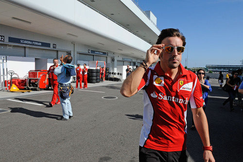 Fernando Alonso llega al circuito de Suzuka