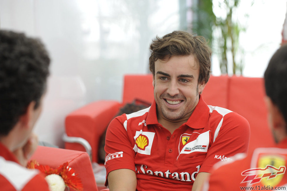 Fernando Alonso feliz en el circuito de Suzuka