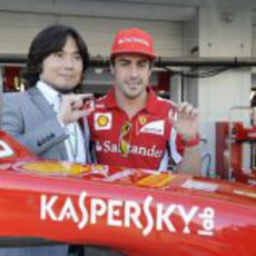 Hideo Baba, Fernando Alonso y Tomita en Japón 2012