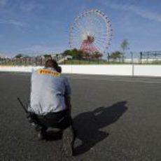 Pirelli comprueba la temperatura del asfalto en Suzuka