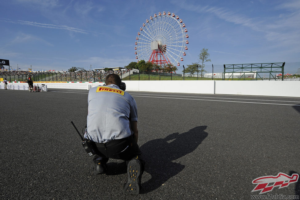 Pirelli comprueba la temperatura del asfalto en Suzuka