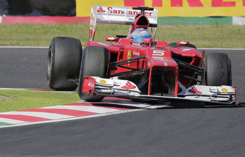 Fernando Alonso en la pista de Suzuka con el F2012