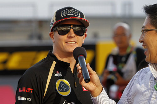 Kimi Räikkönen sonríe ante las preguntas