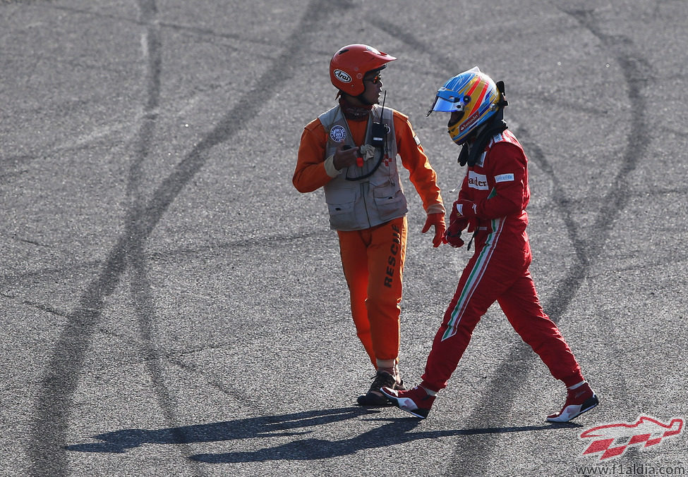 Fernando Alonso se retira del GP de Japón 2012
