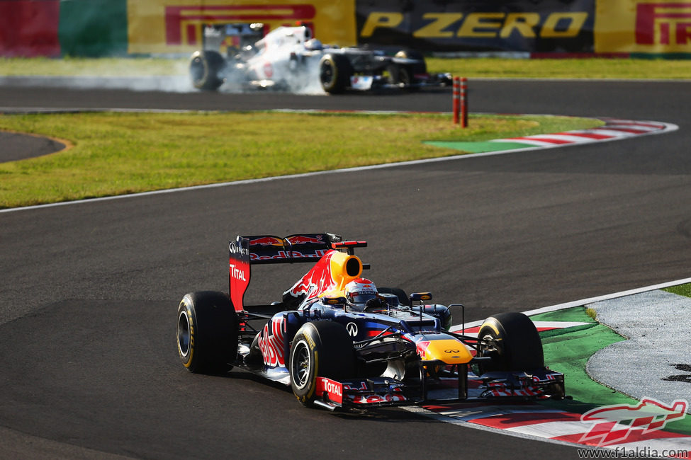 Kobayashi bloquea neumáticos en su persecución a Vettel