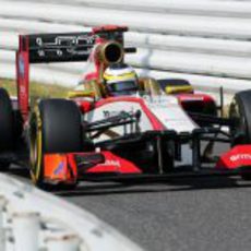 Pedro de la Rosa llega al 'pitlane' en Suzuka