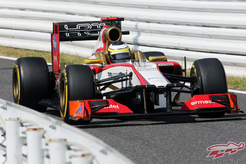 Pedro de la Rosa llega al 'pitlane' en Suzuka