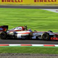 Narain Karthikeyan rueda en la carrera de Japón 2012