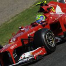 Felipe Massa brilla en los libres