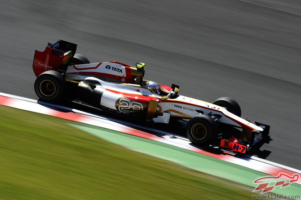 Narain Karthikeyan rueda en el Gran Premio de Japón