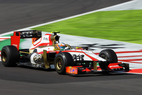 Narain Karthikeyan, último en la parrilla