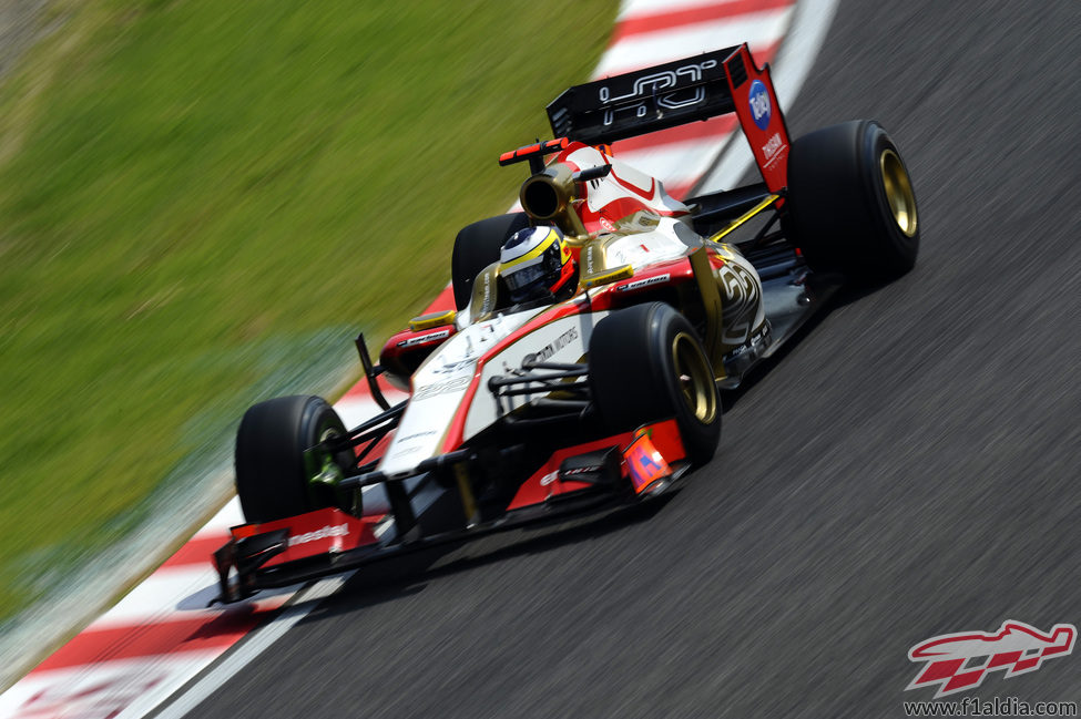 Pedro de la Rosa traza una curva en Suzuka