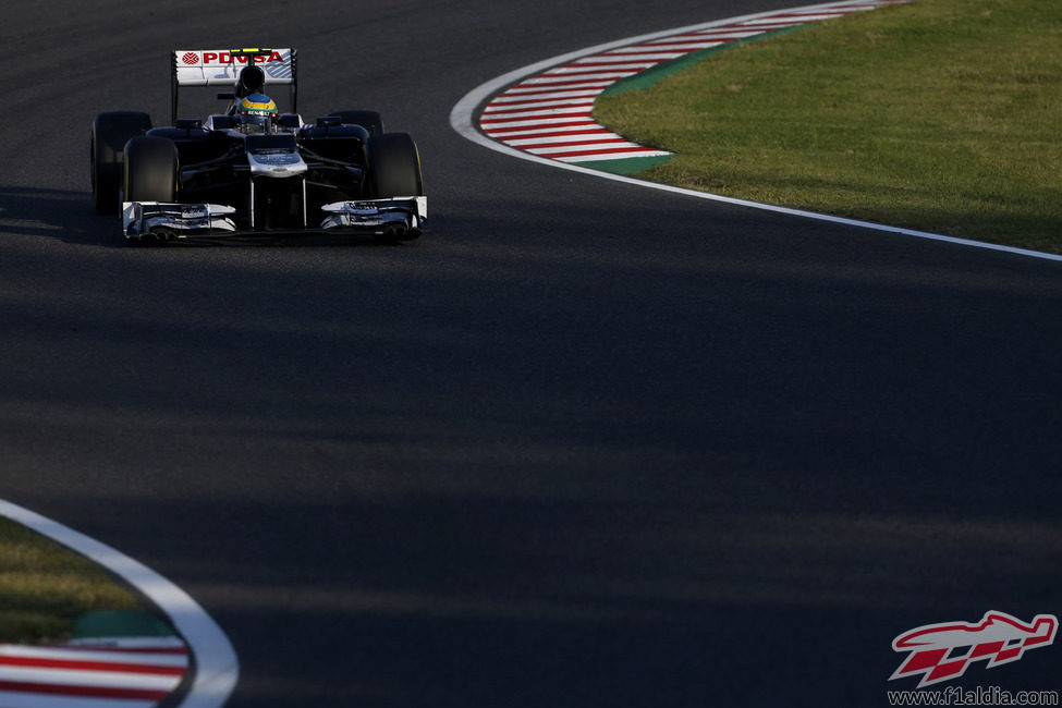 Bruno Senna rueda en Suzuka