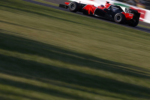 Timo Glock avanza en carrera con su MR01