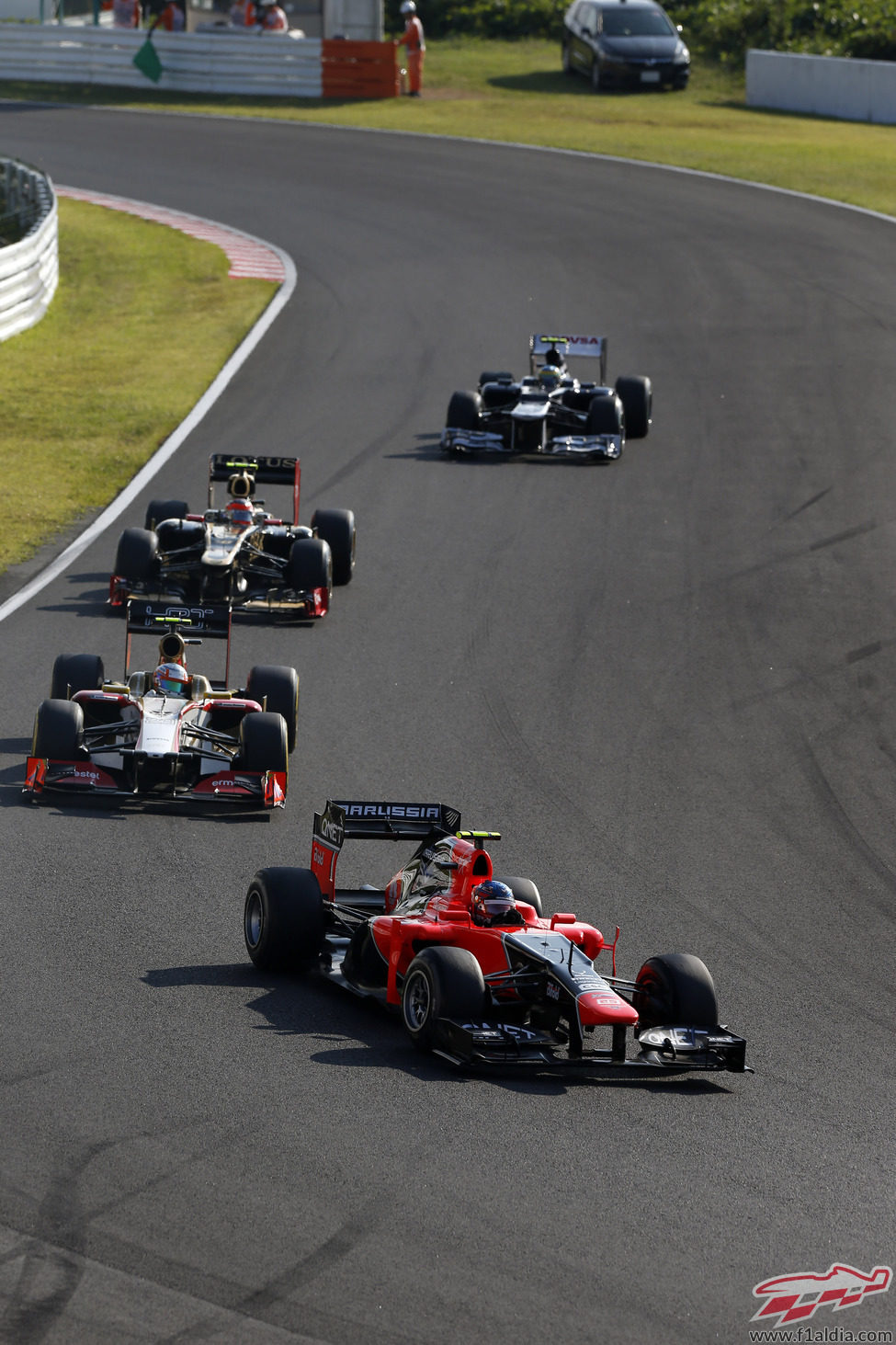 Charles Pic intenta mantener posición en Suzuka