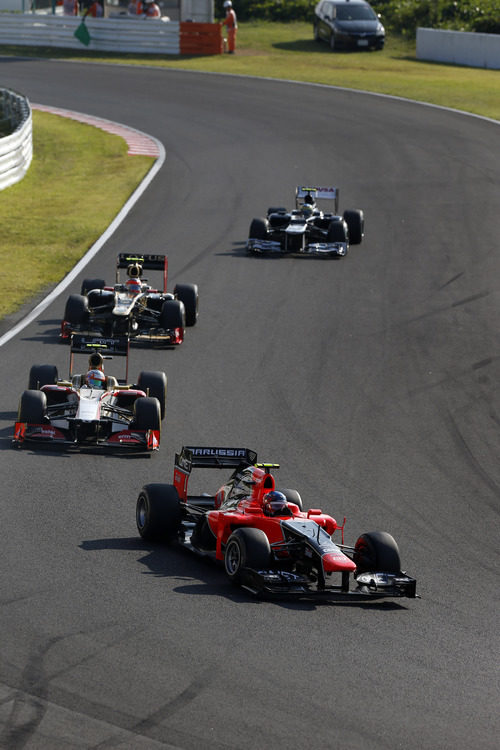 Charles Pic intenta mantener posición en Suzuka