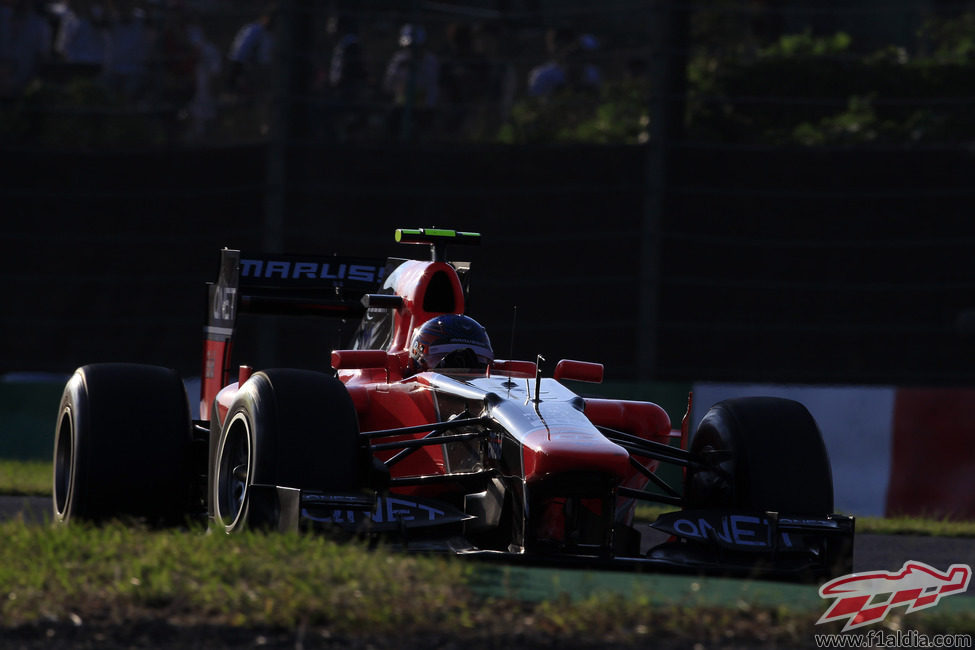 El MR01 de Charles Pic no completó las 53 vueltas del GP de Japón