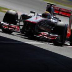 Lewis Hamilton rueda con los duros en la jornada del viernes