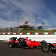 Charles Pic rueda en los Libres 1 del GP de Japón 2012