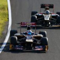 Jean-Eric Vergne y Kimi Räikkönen en Suzuka