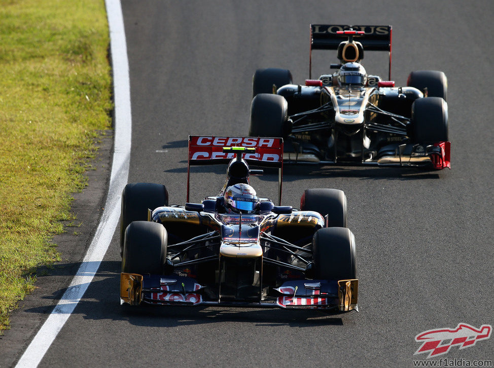 Jean-Eric Vergne y Kimi Räikkönen en Suzuka