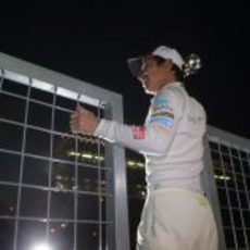 Kamui Kobayashi saluda a su parroquia