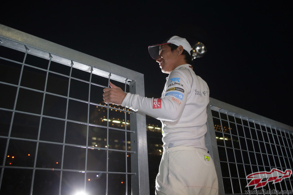 Kamui Kobayashi saluda a su parroquia