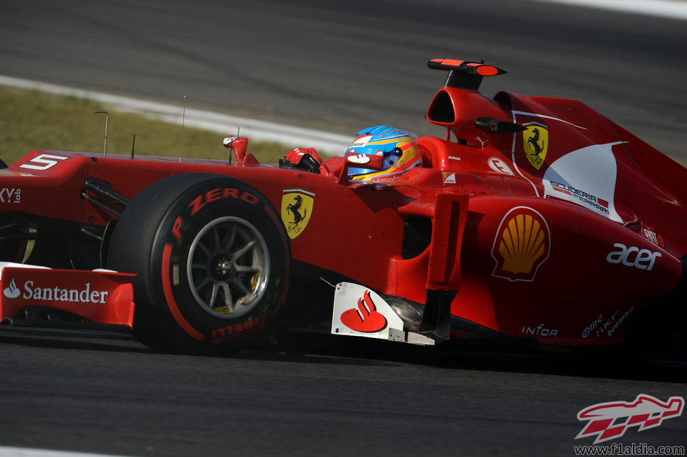 Fernando Alonso con neumáticos superblandos en Corea 2012