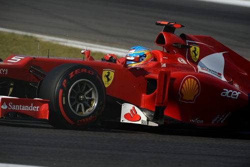 Fernando Alonso con neumáticos superblandos en Corea 2012