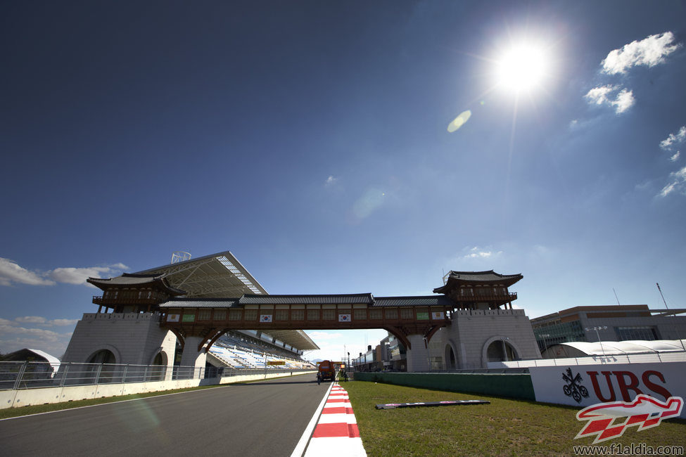 Recta de meta del circuito de Yeongam en el GP de Corea 2012