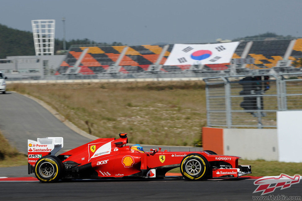 Fernando Alonso ocupó las primeras posiciones en los primeros entrenamientos