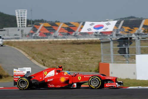 Fernando Alonso ocupó las primeras posiciones en los primeros entrenamientos